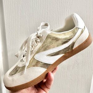 NEW DOLCE VITA Cream & Gold Sneakers